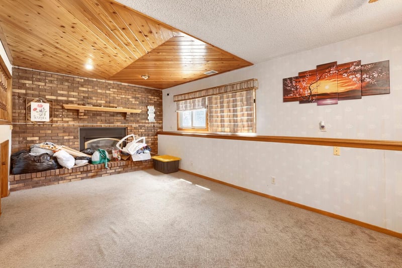 11809 Edgewood Ave N, Champlin, MN 55316