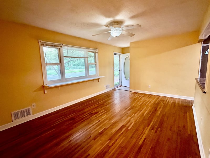 4333 Rahn Rd, Eagan, MN 55122