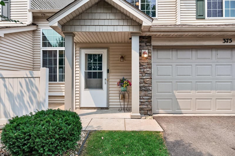 375 Arrowhead Dr, Lino Lakes, MN 55014