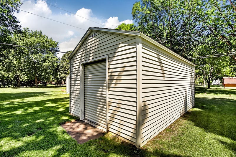 6209 Laurel Rd, Saint Cloud, MN 56303