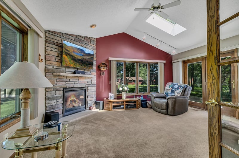 6209 Laurel Rd, Saint Cloud, MN 56303