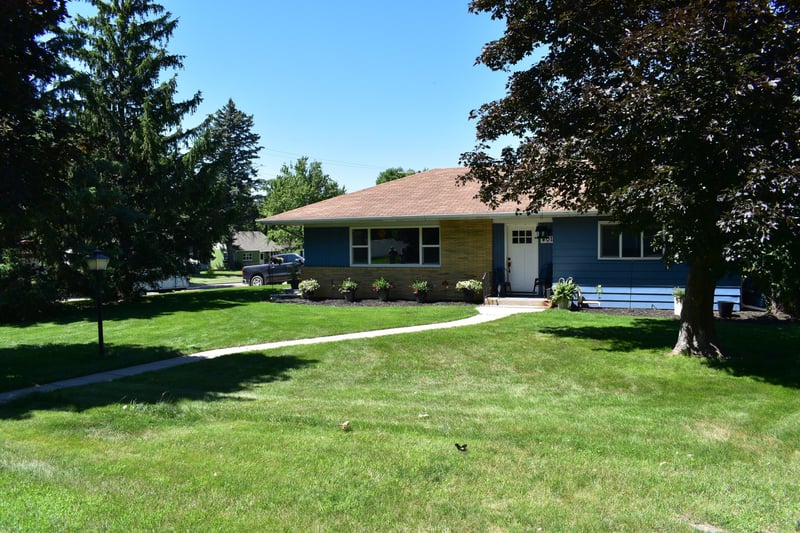 401 N Burlington Ave, Fergus Falls, MN 56537
