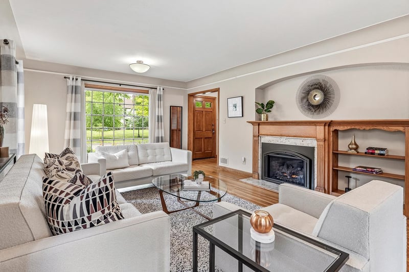 1843 Highland Pw, Saint Paul, MN 55116