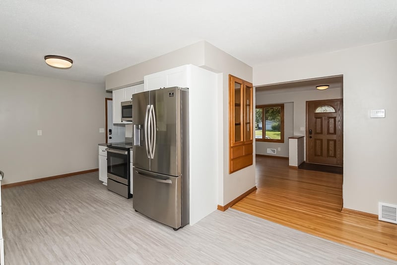 2264 Rice Creek Rd, New Brighton, MN 55112