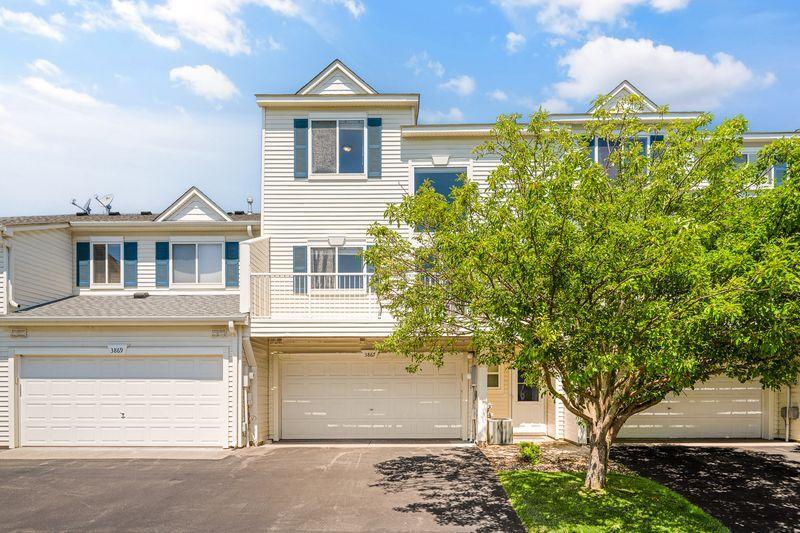 3867 Abercrombie Ln, Stillwater, MN 55082