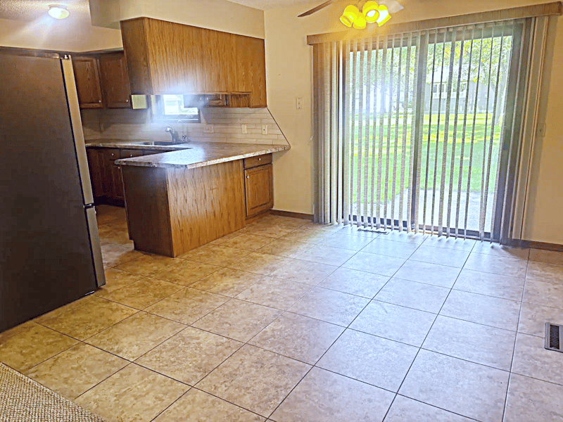 812 E Oak St, Redwood Falls, MN 56283