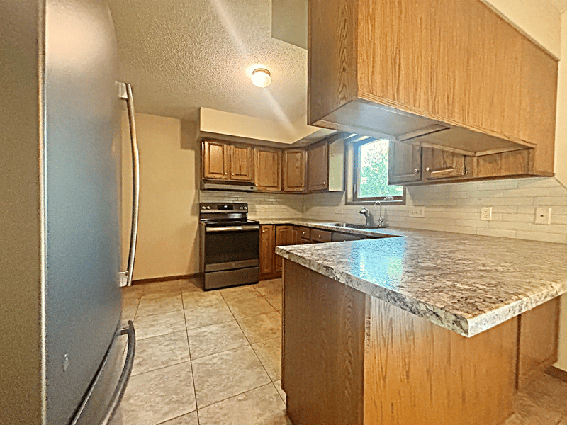 812 E Oak St, Redwood Falls, MN 56283