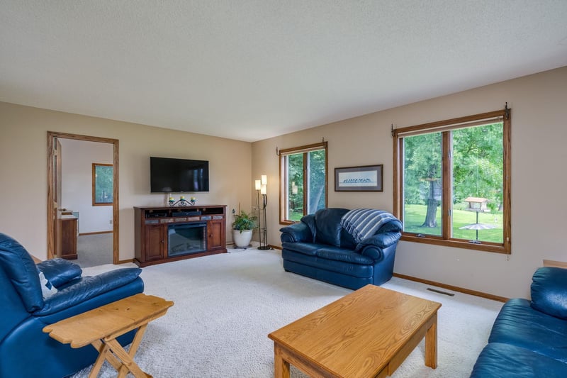 80 Canterbury Ct, Mankato, MN 56001