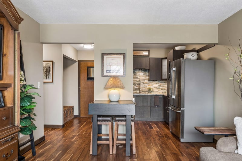 3155 Old Highway 8 #306, Roseville, MN 55418