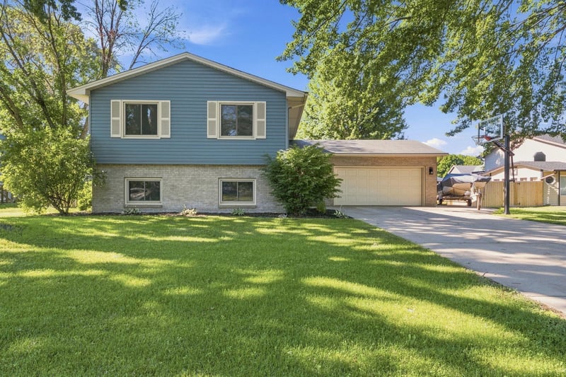 7801 119th Ave N, Champlin, MN 55316