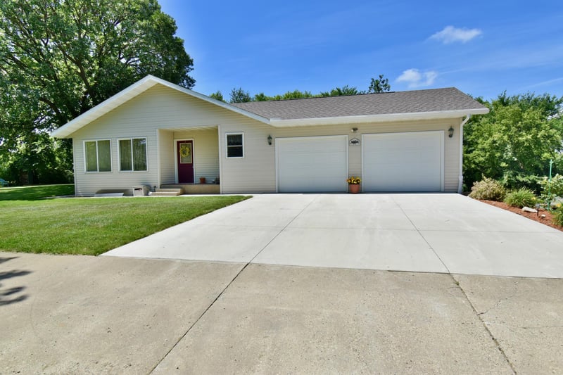 17545 705th Ave, Dassel, MN 55325