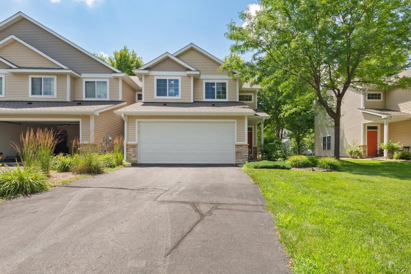 2402 Elianna Dr, Northfield, MN 55057