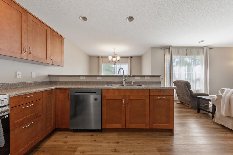 2402 Elianna Dr, Northfield, MN 55057