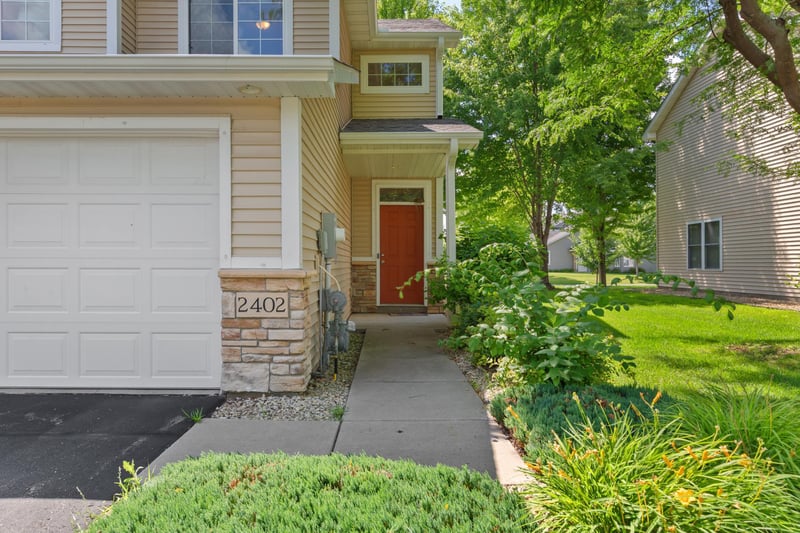 2402 Elianna Dr, Northfield, MN 55057