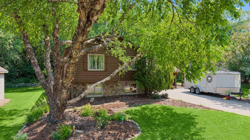 13225 Court Pl, Burnsville, MN 55337