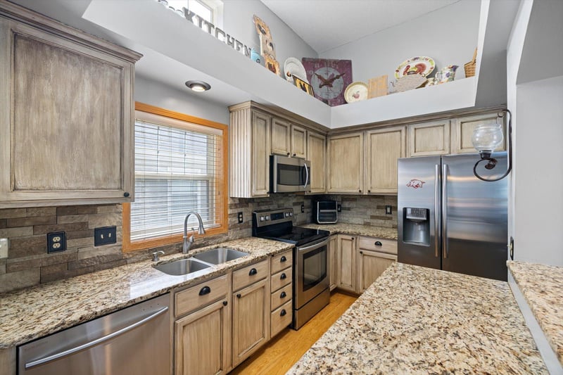 10154 Country Club Curve, Woodbury, MN 55129