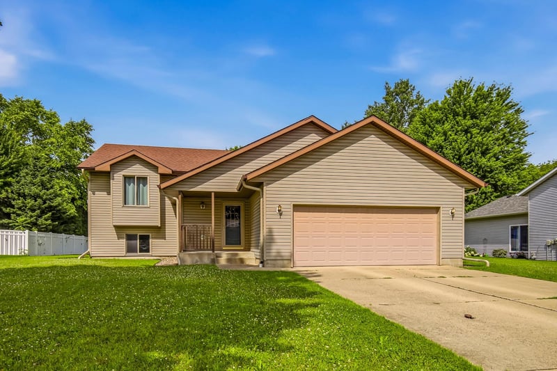 1690 Mineral Springs Pw, Owatonna, MN 55060