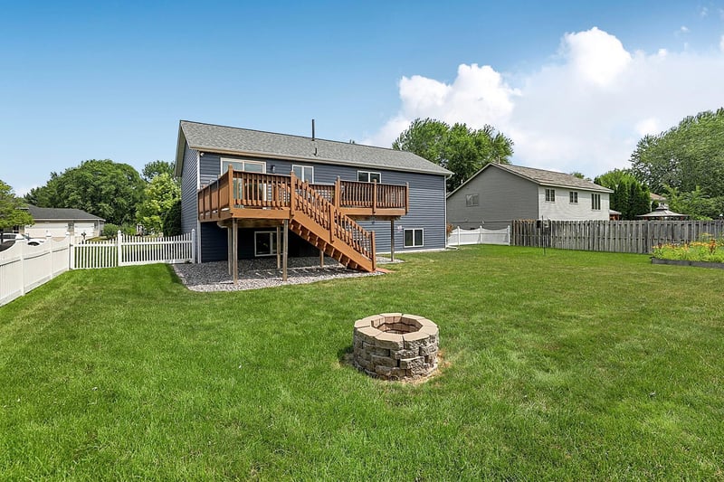 1120 4th St N, Sartell, MN 56377