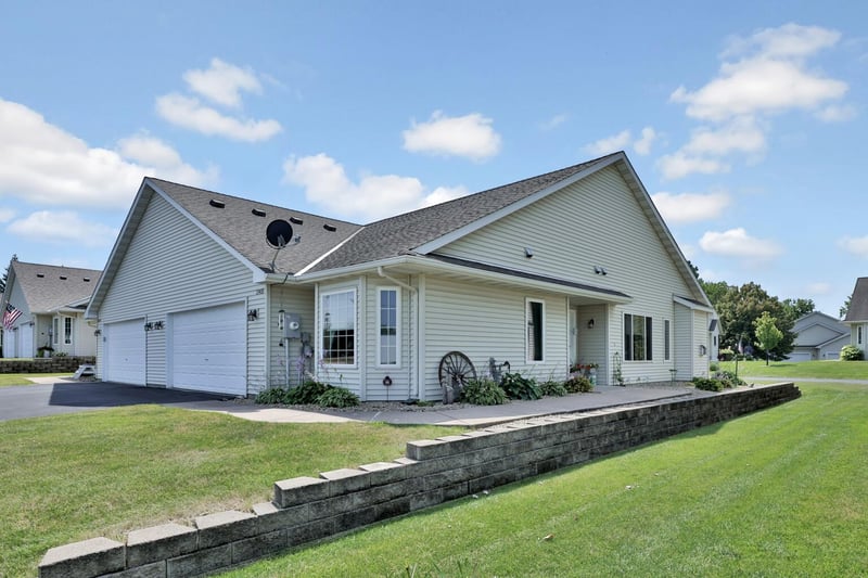 13433 Newlander Ave, Lindstrom, MN 55045