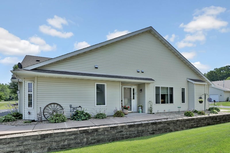 13433 Newlander Ave, Lindstrom, MN 55045