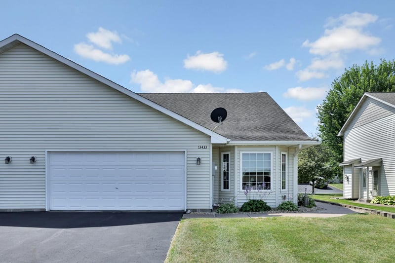 13433 Newlander Ave, Lindstrom, MN 55045