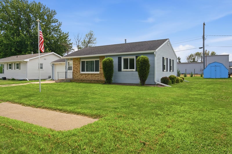 1027 Sioux Ave, Fairmont, MN 56031