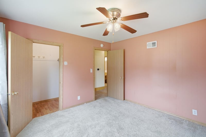 1027 Sioux Ave, Fairmont, MN 56031