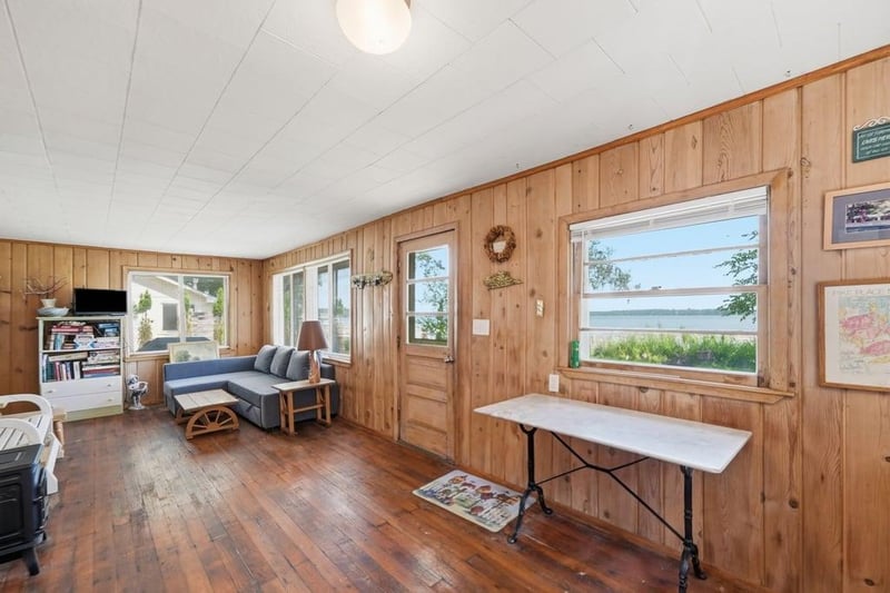 7224 Green Lake Shore Dr NW, Princeton, MN 55371