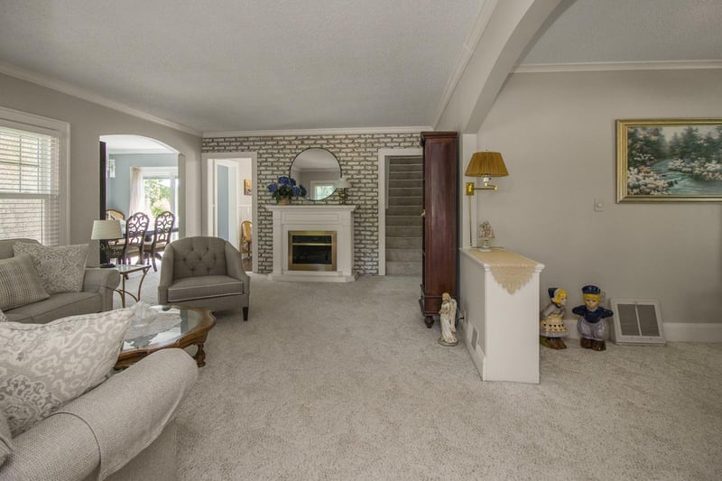 1017 Main St NW, Elk River, MN 55330