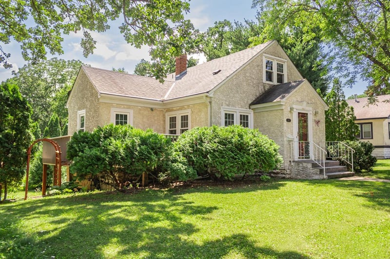 1017 Main St NW, Elk River, MN 55330