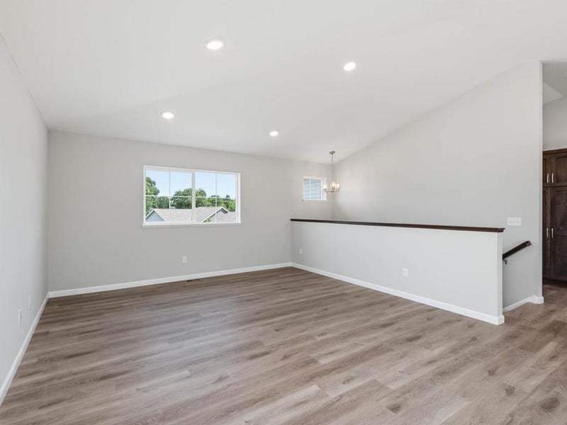 913 Harvest Dr SW, Lonsdale, MN 55046