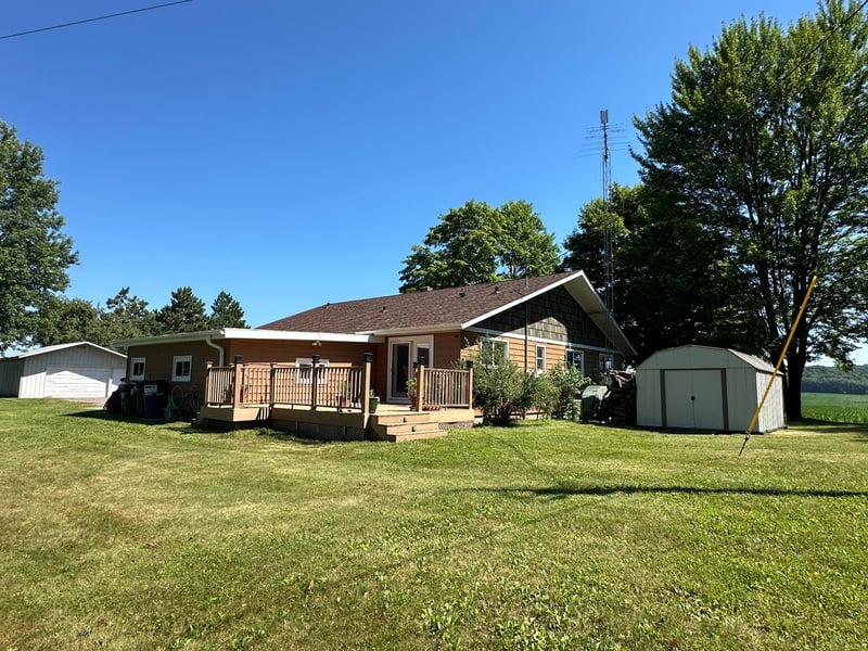 E910 Cedar Rd, Eau Claire, WI 54701