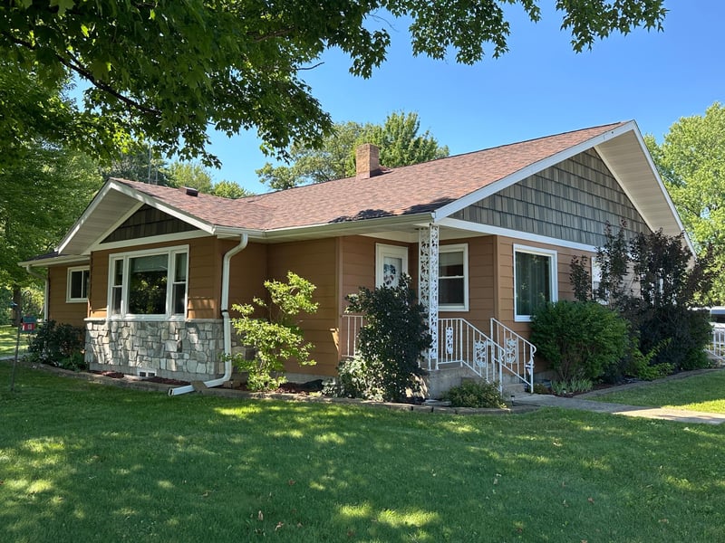 E910 Cedar Rd, Eau Claire, WI 54701