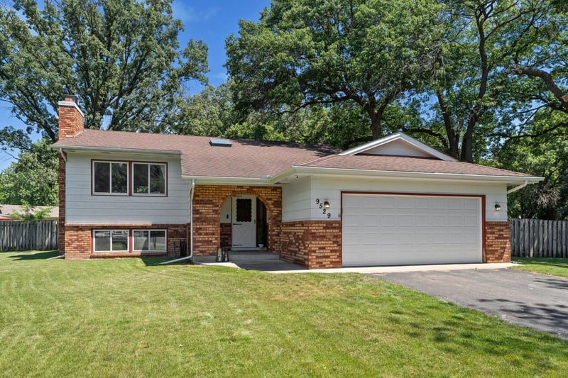9529 Tyler St NE, Blaine, MN 55434