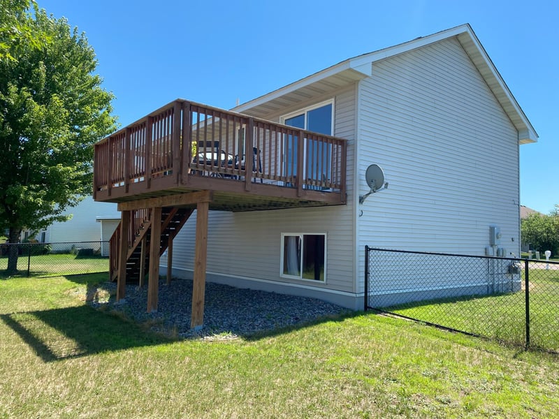 1404 Meadow View Dr, Princeton, MN 55371