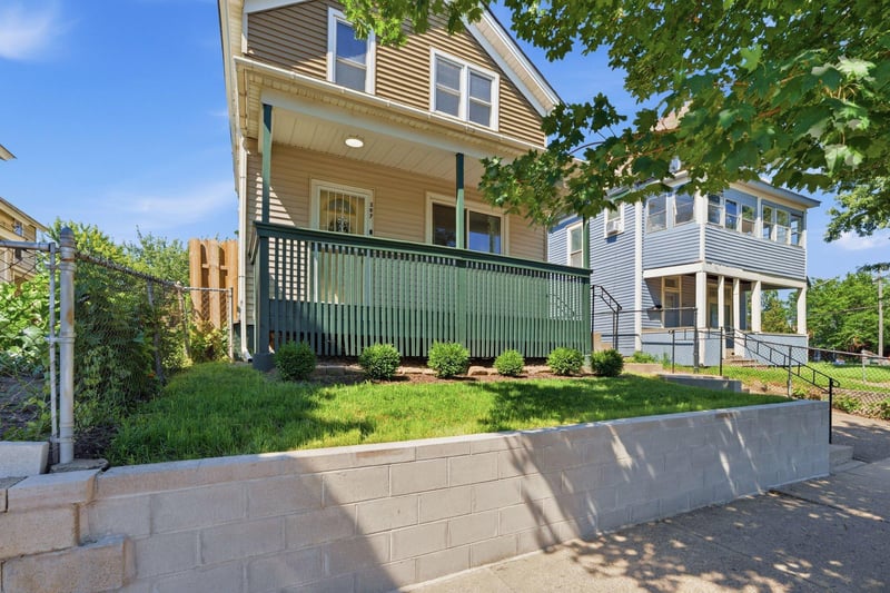 397 Thomas Ave, Saint Paul, MN 55103