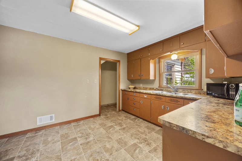 430 2nd St SE, Milaca, MN 56353