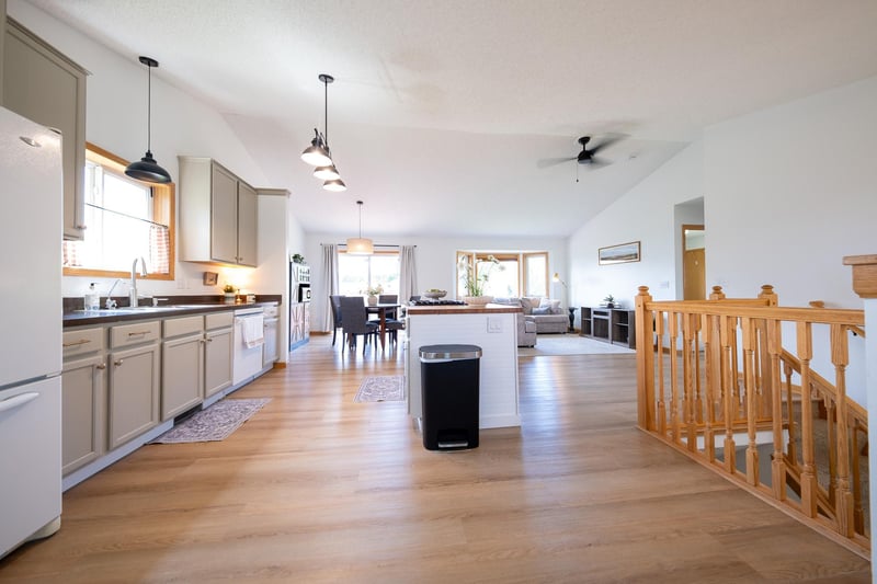 617 Emerson Ave N, Montrose, MN 55363