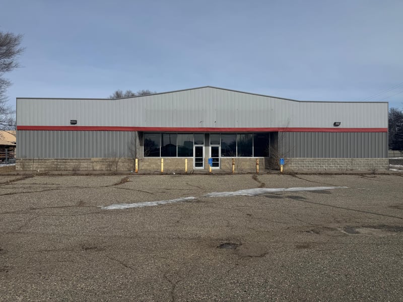 205 6th St NE, Little Falls, MN 56345