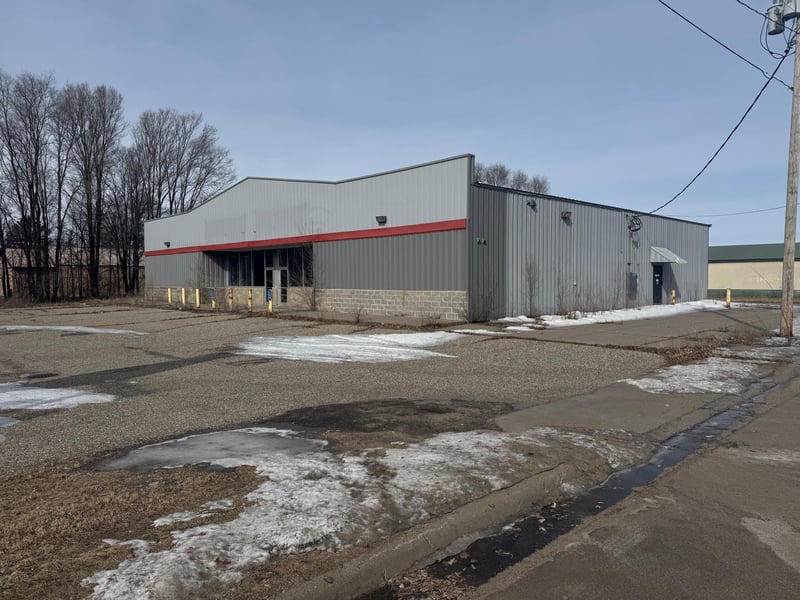 205 6th St NE, Little Falls, MN 56345