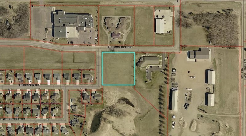 XXX Commerce Dr, Le Center, MN 56057