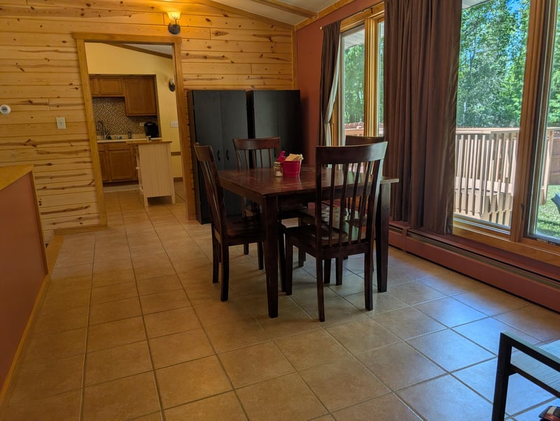 214 Shorewood Dr, International Falls, MN 56649