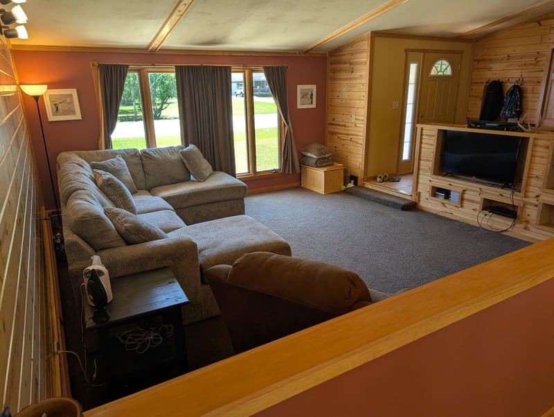 214 Shorewood Dr, International Falls, MN 56649