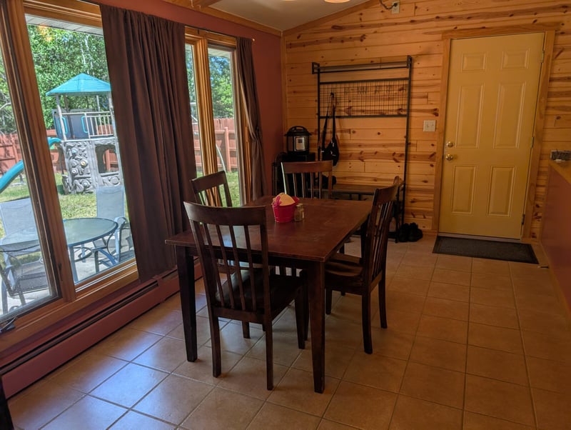 214 Shorewood Dr, International Falls, MN 56649