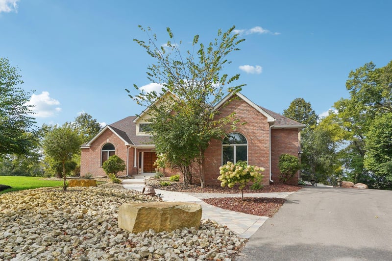 18685 Highview Ave, Lakeville, MN 55044