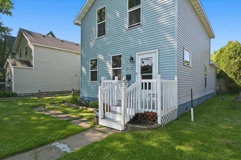 2114 E 6th St, Superior, WI 54880