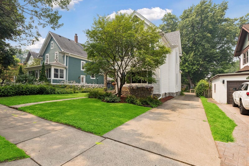 657 Delaware Ave, Saint Paul, MN 55107