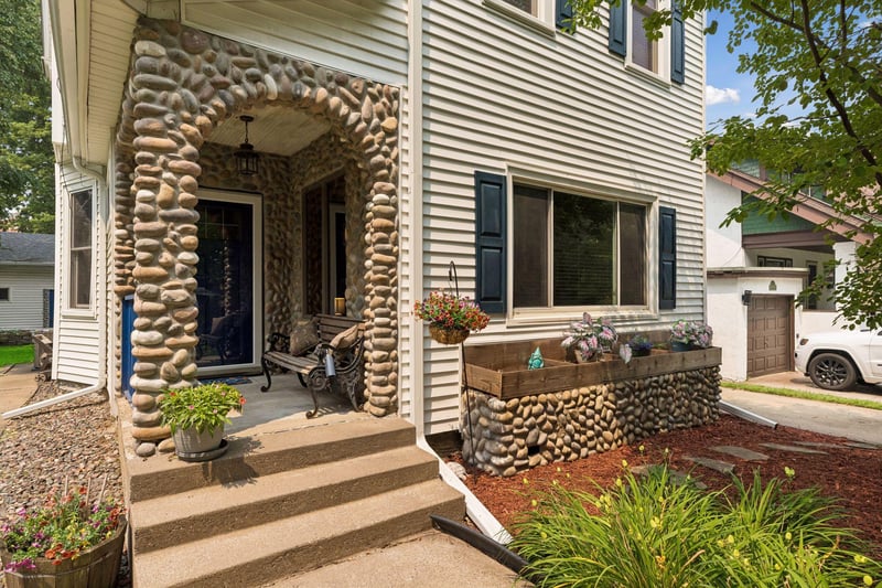 657 Delaware Ave, Saint Paul, MN 55107