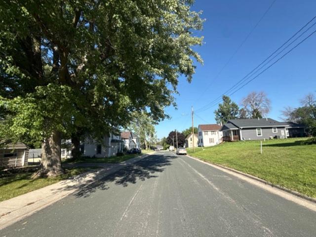 512 Park Ave, Goodhue, MN 55027