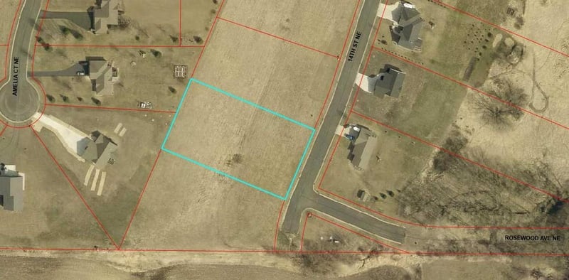 905 14th St NE, Montgomery, MN 56069